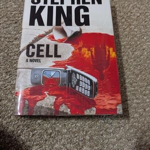 Stephen King's Cell Novel Phone Horror Hardcover Firat Edition with Dusk Cover
